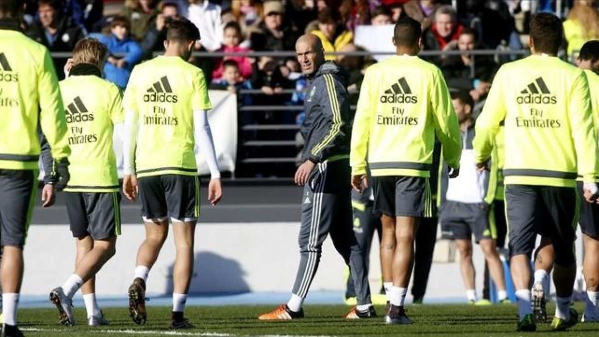 Zidane, durante su primer entrenamiento con el Real Madrid-DAVID CASTRO