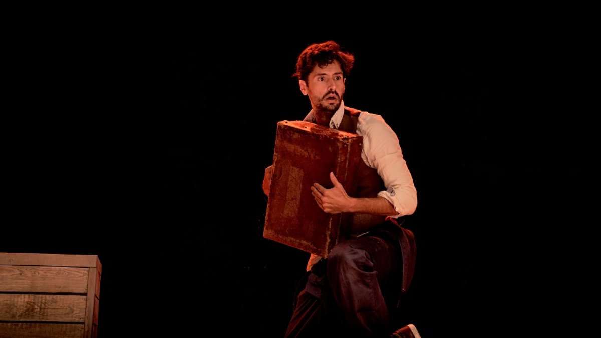 Botto, en plena representación de ‘Una noche sin luna’. MARCOSGPUNTO