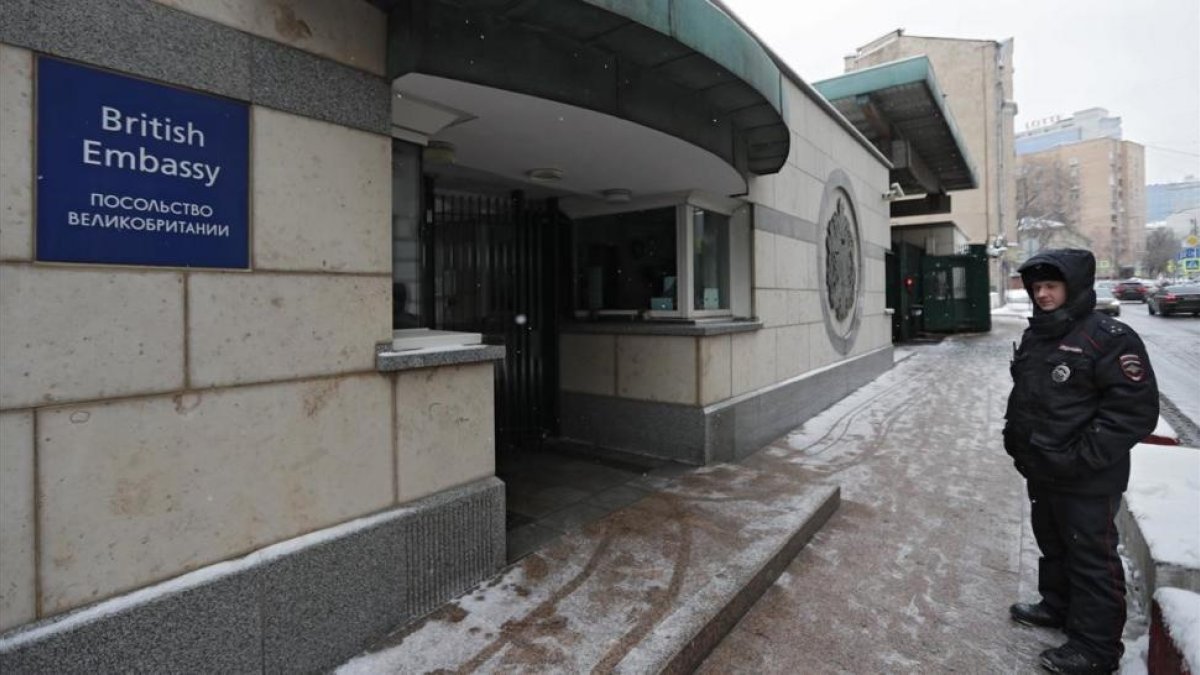 La embajada británica en Moscú.-/ EFE / YURI KOCHETKOV