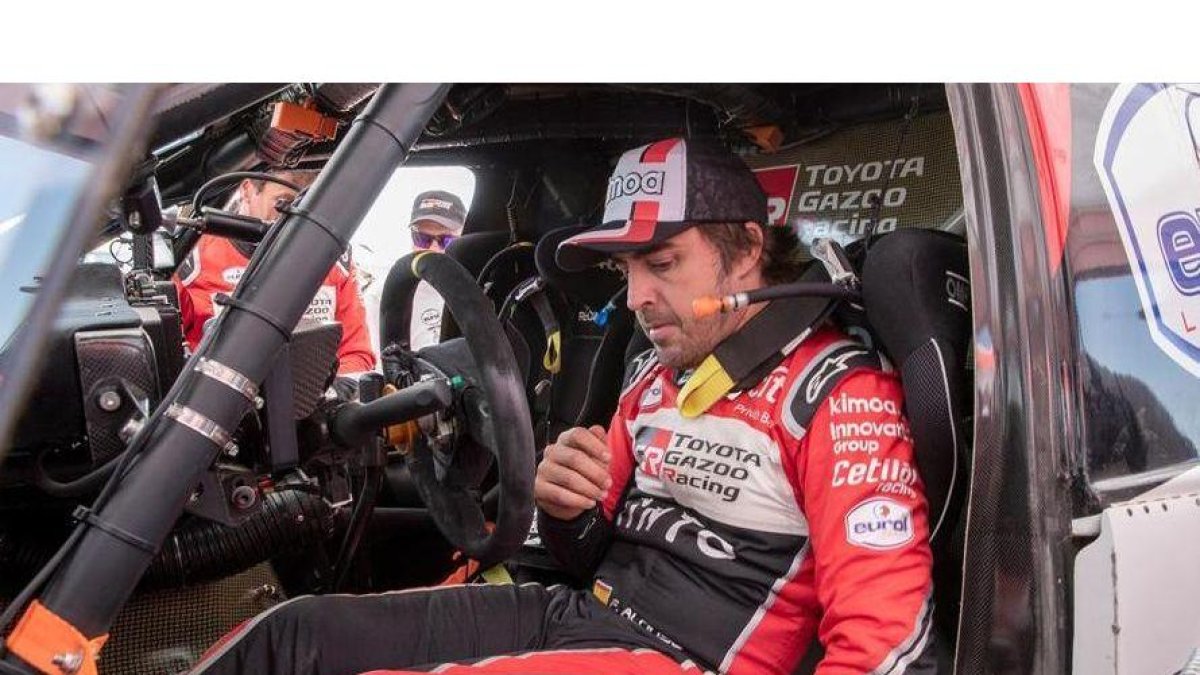 Alonso, en el habitáculo de su coche.-EFE / EPA / ANDRE PAIN