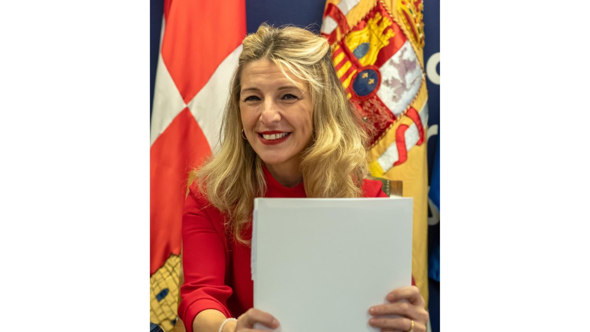 La vicepresidenta segunda del Gobierno y ministra de Trabajo y Economía Social, Yolanda Díaz, se reúne con responsables de las organizaciones sindicales y empresariales de Castilla y León.- ICAL