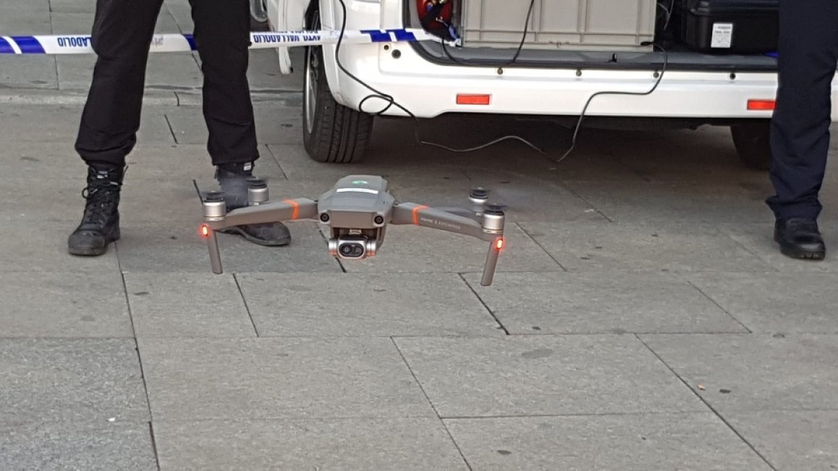 Los drones vigilarán durante fiestas para evitar aglomeraciones. - EM