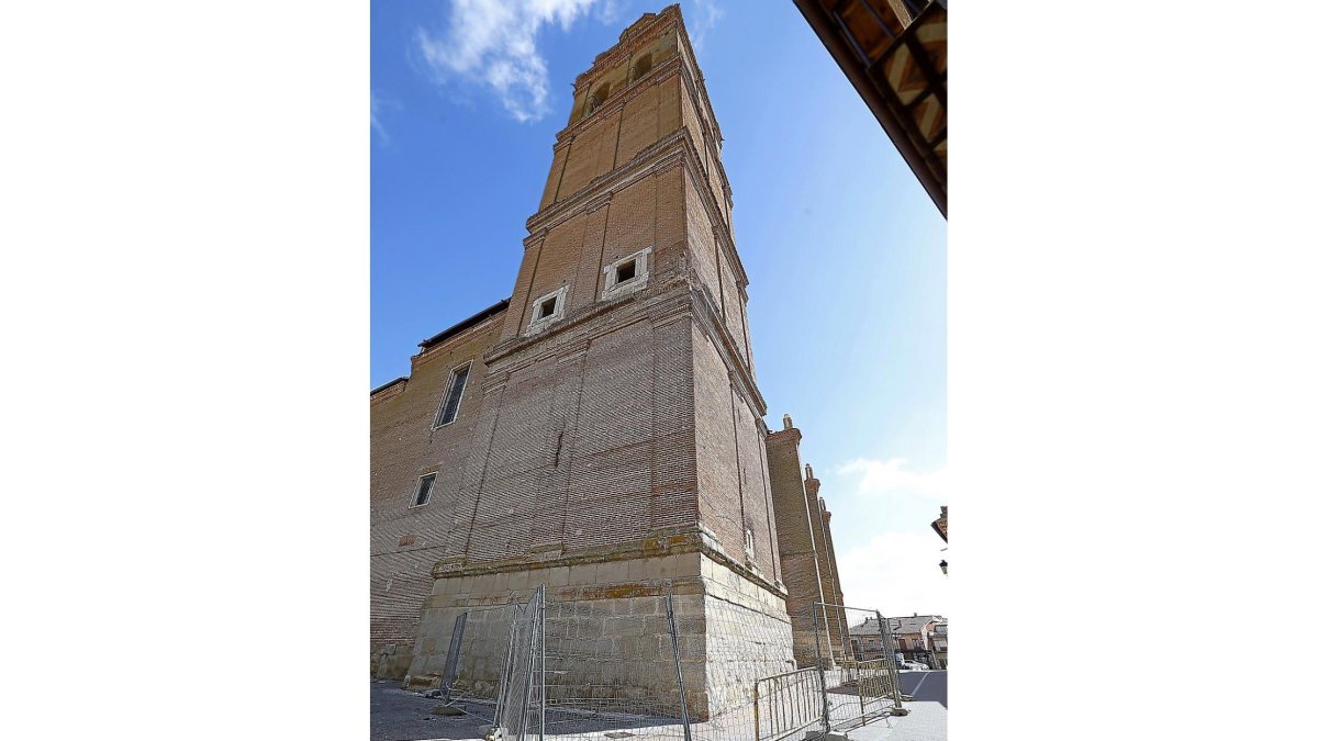 Torre de San Pedro.-J.M. LOSTAU