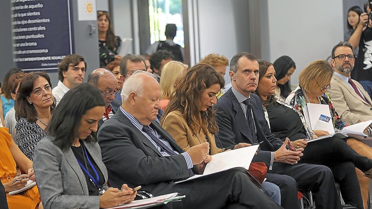 La mesa redonda ‘Objetivo 2030 en España’ celebrada en Madrid ayer.-E.M.