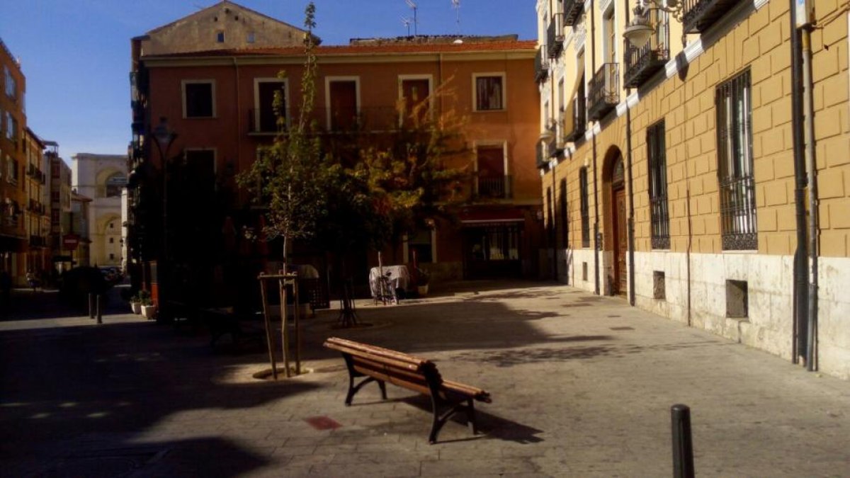 Plaza de los Arces de Valladolid, donde tuvo lugar el apuñalamiento.-E. M.