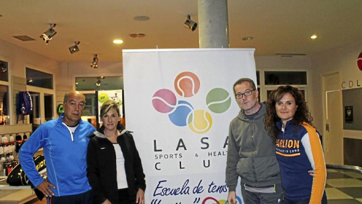 Benjamín Llido y Mar Fernández con Javier Gómez y Rocío Rodríguez.-El Mundo