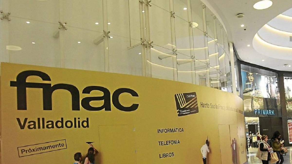 Local donde abrirá próximamente la tienda Fnac en el centro comercial Río Shopping-J.M.Lostau