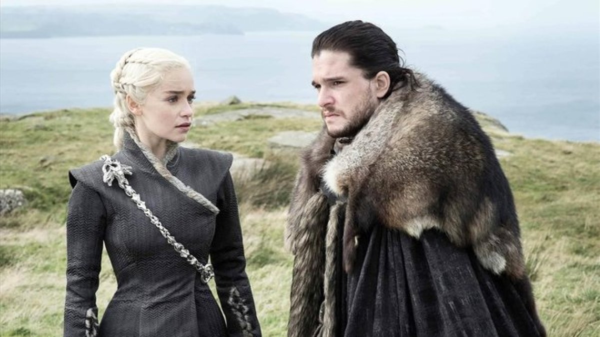Daenerys Targaryen y Jon Nieve, dos de los personajes más populares de Juego de tronos.-ARCHIVO