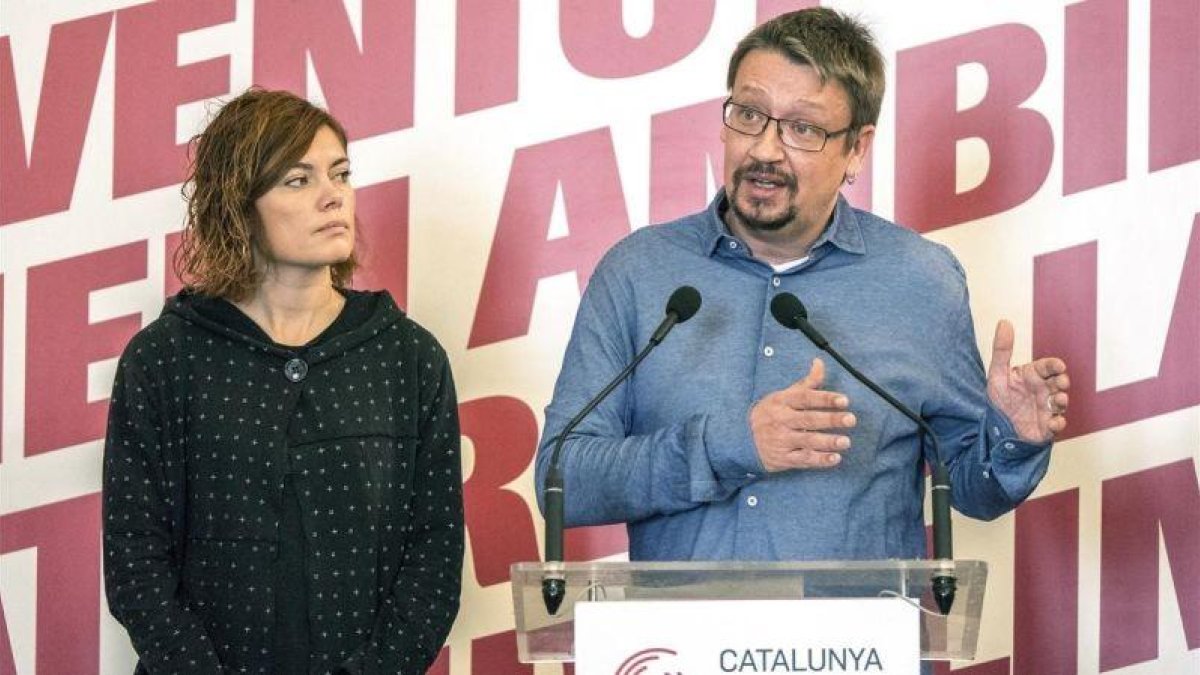 Xavier Domènech y Elisenda Alemany, este viernes en el centro cívico del Convent de Sant Agustí.-RICARD FADRIQUE