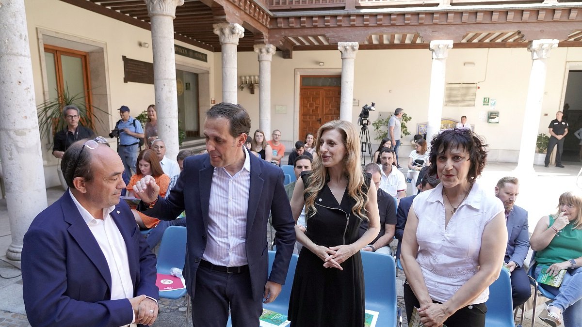 Ignacio Castañeda, Conrado Íscar, Mar Sancho y Mercedes Asenjo, durante la presentación del Fetale. E.M.