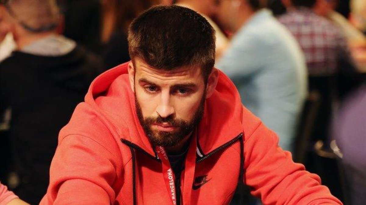 Gerard Piqué, jugando en el torneo de póquer del año 2015.-RICARD CUGAT