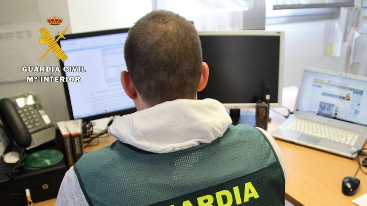 Agente de la Guardia Civil.- E.M.
