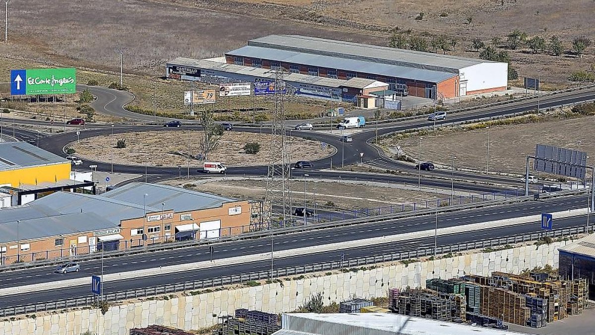 Enlaces con la VA-30 a la altura de La Cistérniga, donde se van a realizar las mejoras, en una imagen de archivo.-PHOTOGENIC