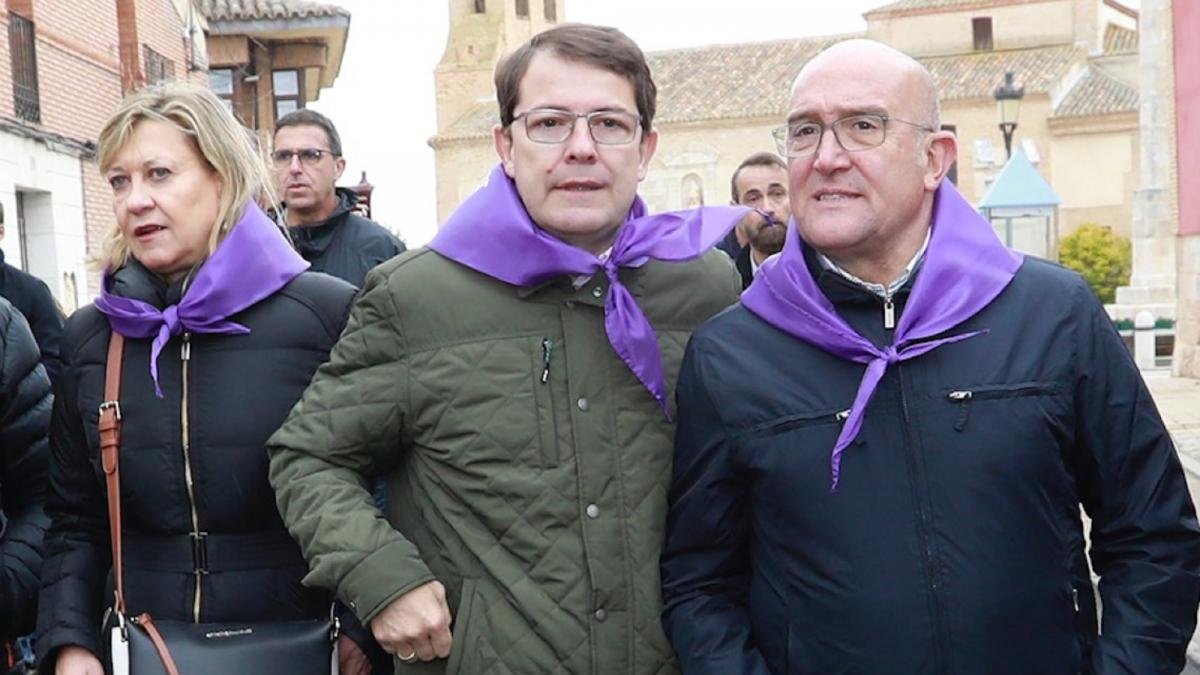 Del Olmo, Carnero y Mañueco, en la fiesta de Villalar.-J. M. LOSTAU