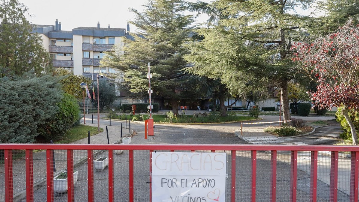 Fachada de la residencia de personas mayores de La Rubia, la cual depende de la Junta de Castilla y León. J.M. LOSTAU