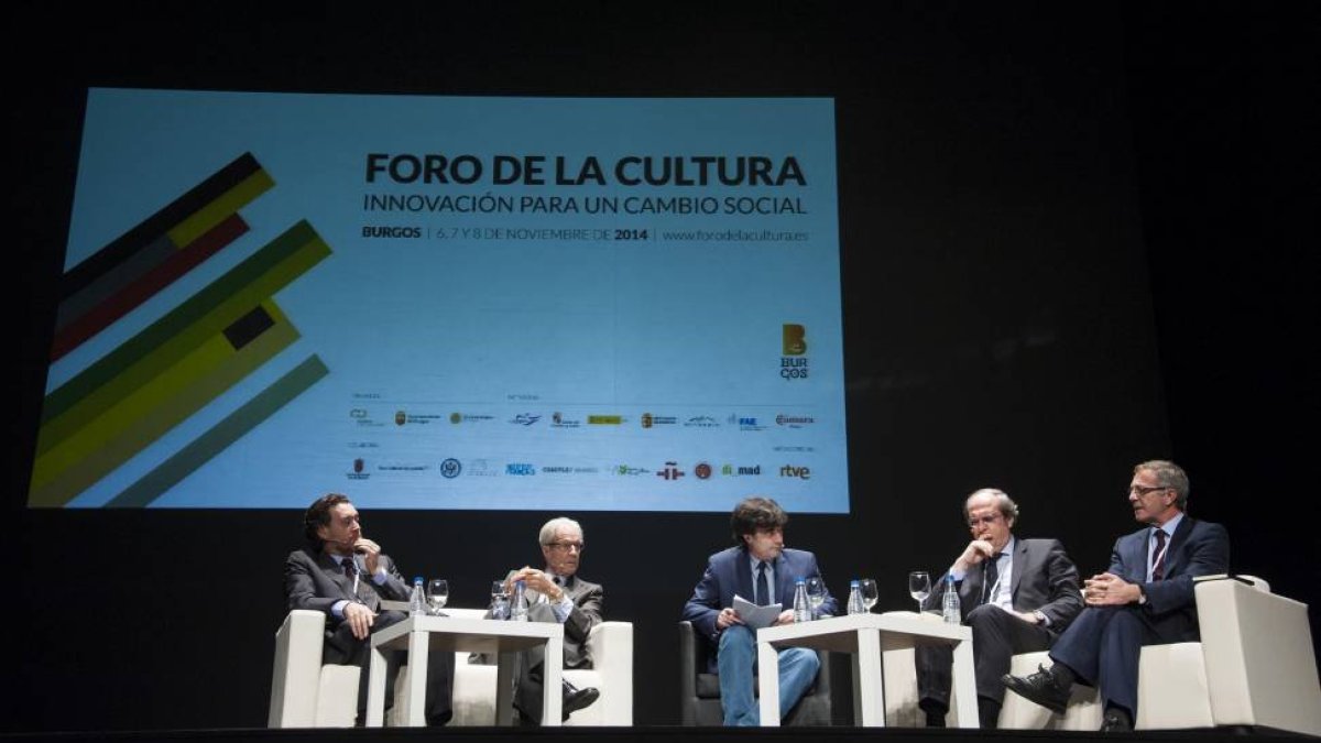 Ángel Gabilondo, Antonio Garrigues Walker, Miguel Zugaza, José Guirao y Tomás Fernando Flores, participantes en la mesa de debate ‘El valor de la Cultura como instrumento de cohesión y el desarrollo social’, dentro del I Foro de la Cultura ‘Innovación par-Ical