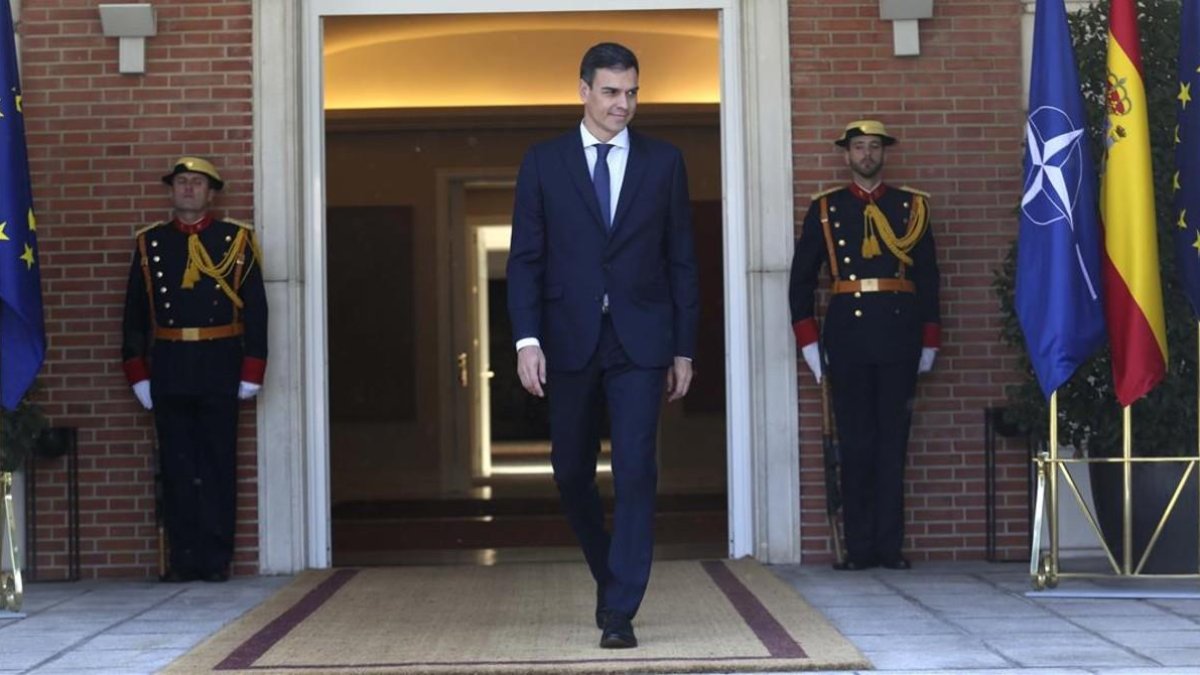El presidente del Gobierno, Pedro Sánchez, en la Moncloa, donde recibirá este lunes al president de la Generalitat, Quim Torra.-DAVID CASTRO