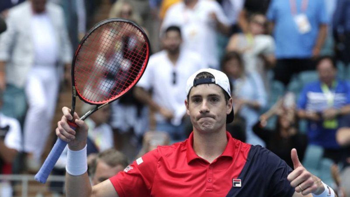 John Isner jugará la final de Abierto de Miami ante Roger Federer.-AP
