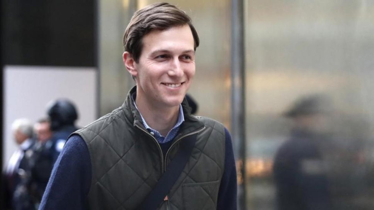 Jared Kushner, a su salida de la Trump Tower, en Nueva York, el 14 de noviembre.-AP / CAROLYN KASTER