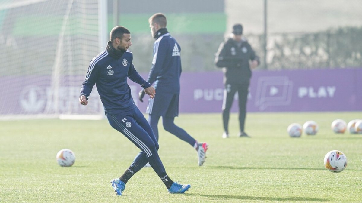 Joaquín Fernández, en el entrenamiento de este viernes. / I. SOLA / RV