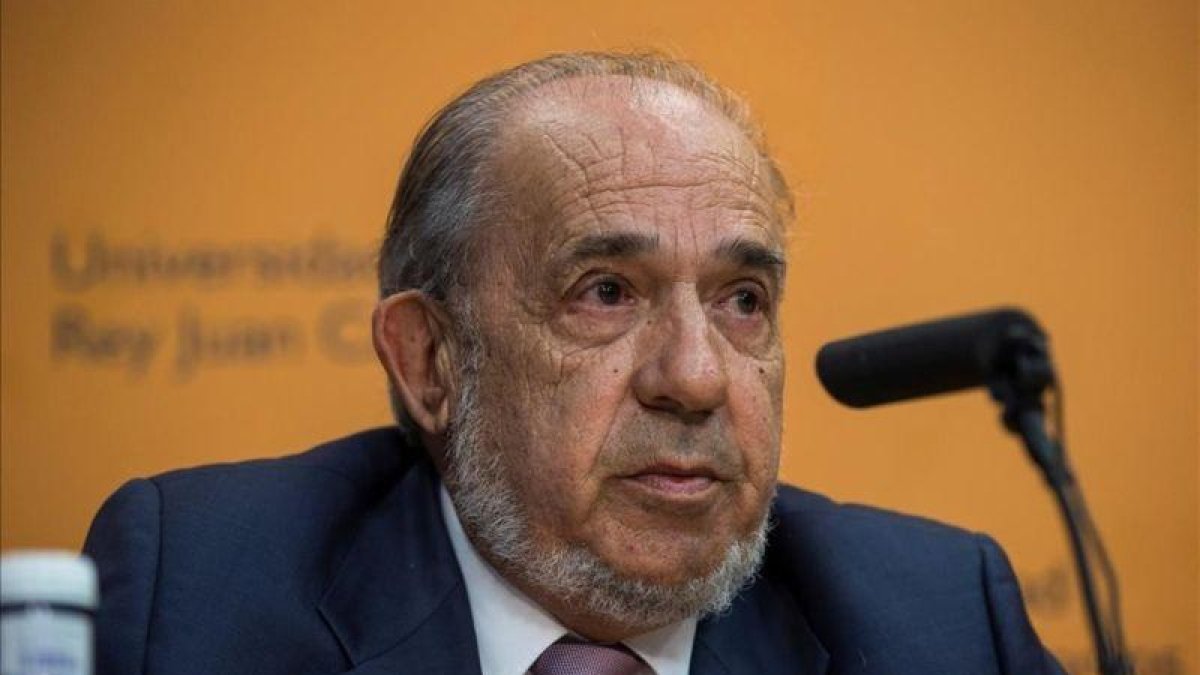 Enrique Alvarez Conde, exdirector del máster de Cristina Cifuentes.-RODRIGO JIMENEZ