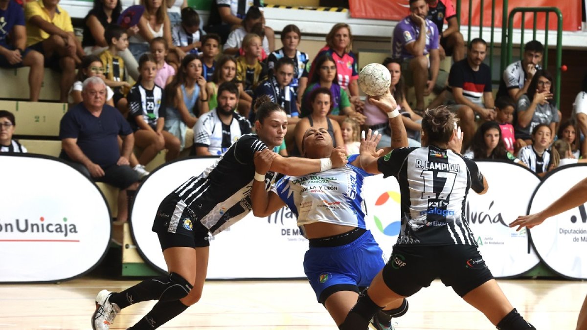 Partido Liga Guerreras Iberdrola entre Costa del Sol Málaga y Caja Rural Aula