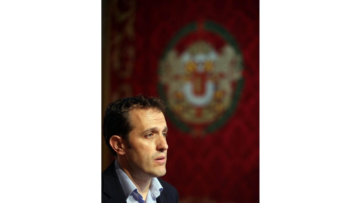 El diputado de Igualdad de Oportunidades y Servicios Sociales Conrado Íscar, presenta el servicio de comedor estival de la Diputación de Valladolid.-ICAL