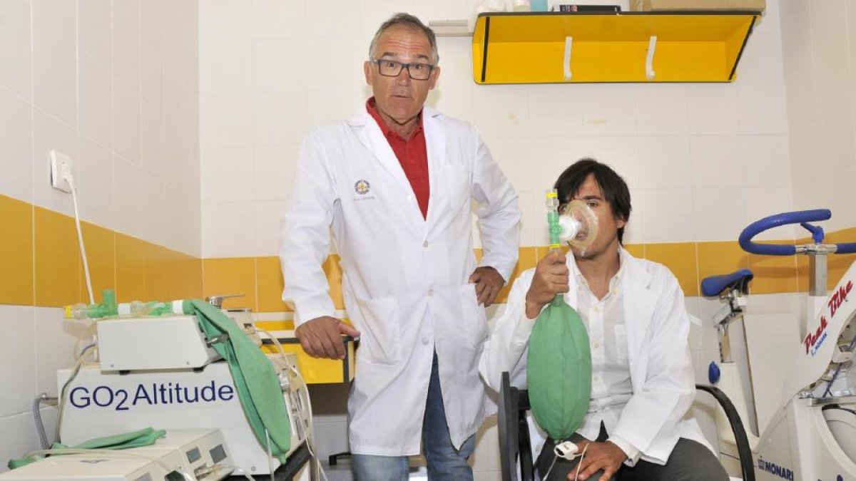 Alfredo Córdova y Diego Fernández, en prácticas de hipoxia intermitente-V. GUISANDE