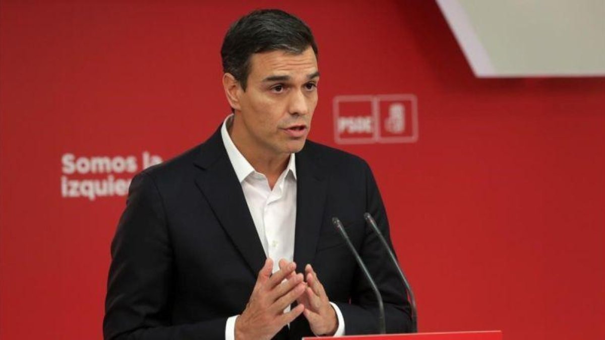 Pedro Sánchez valora el 1-O en la sede del PSOE.-PERIODICO (EFE / ZIPI)