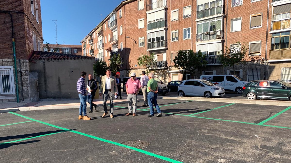 Visita del alcalde de Valladolid, Óscar Puente, al aparcamiento del antiguo colegio Felipe II. E.P.