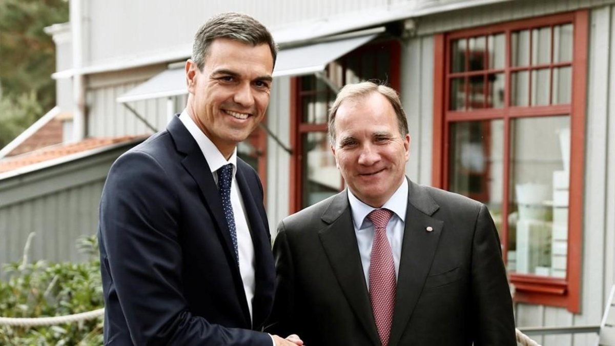 Pedro Sánchez y el primer ministro sueco, Stefan Löfven, este miércoles en Enköping-MARISCAL (EFE)