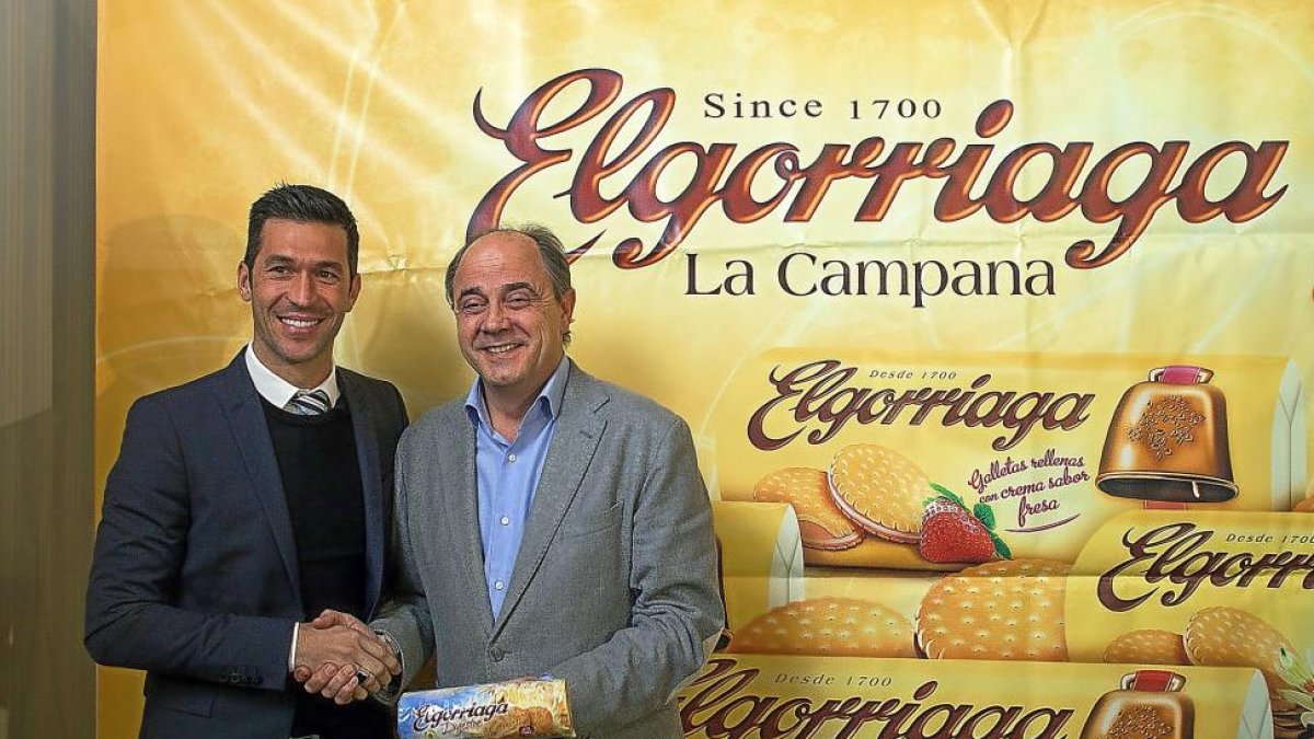El ex futbolista Luis García y José Antonio García, actuales dueños de Elgorriaga el día de su presentación en público.-ICAL