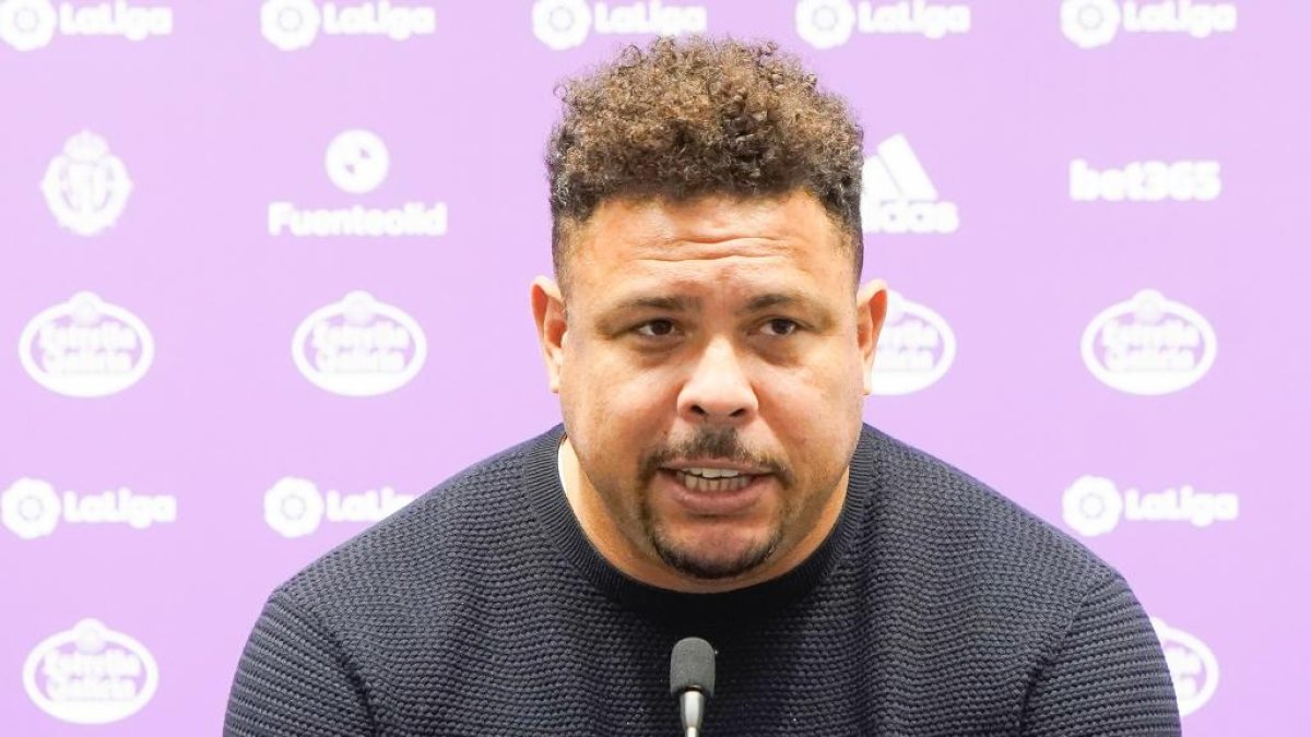JUAN MIGUEL LOSTAU. 01/12//2020. VALLADOLID. COMUNIDAD DE CASTILLA Y LEÓN. REAL VALLADOLID. RUEDA DE PRENSA DE RONALDO NAZARIO. PRESIDENTE.