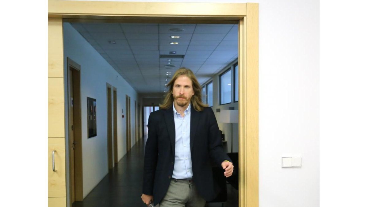 Rueda de prensa del portavoz parlamentario de Podemos CyL, Pablo Fernández.-LETICIA PÉREZ / ICAL