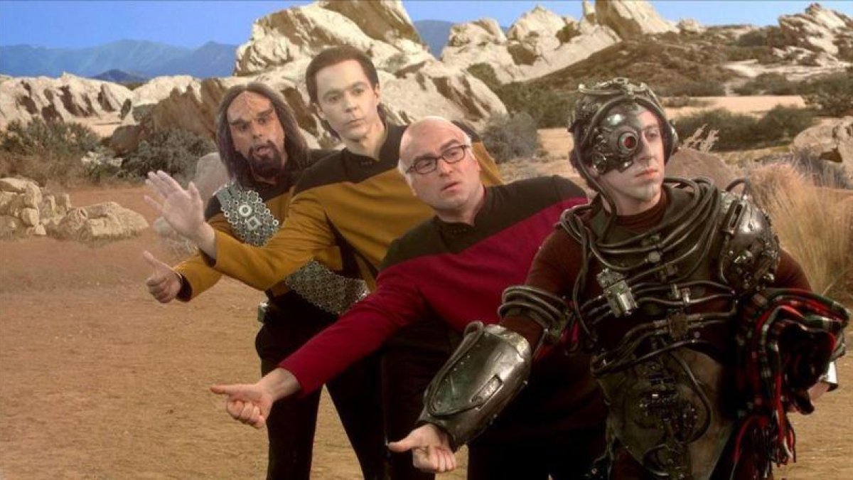 De izquierda a derecha, Kunal Nayyar, Jim Parsons, Johnny Galecki y Simon Helberg, protagonistas de 'Big Bang Theory', en una escena de la serie.-WARNER BROS