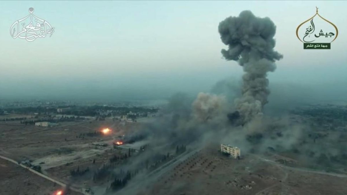 Imagen tomada desde un 'dron' de los combates en Alepo.-AFP
