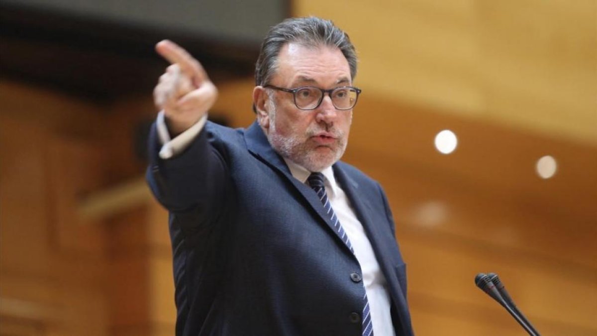 Josep Lluis Cleries en el Senado esta mañana.-/ JUAN MANUEL PRATS