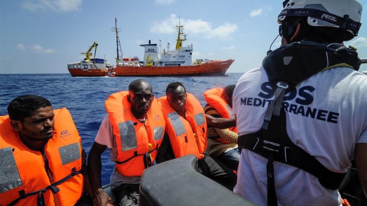 El Aquarius sigue en el Mediterráneo a la espera de un puerto. /-GUGLIELMO MANGIAPANE (GUGLIELMO MANGIAPANE)