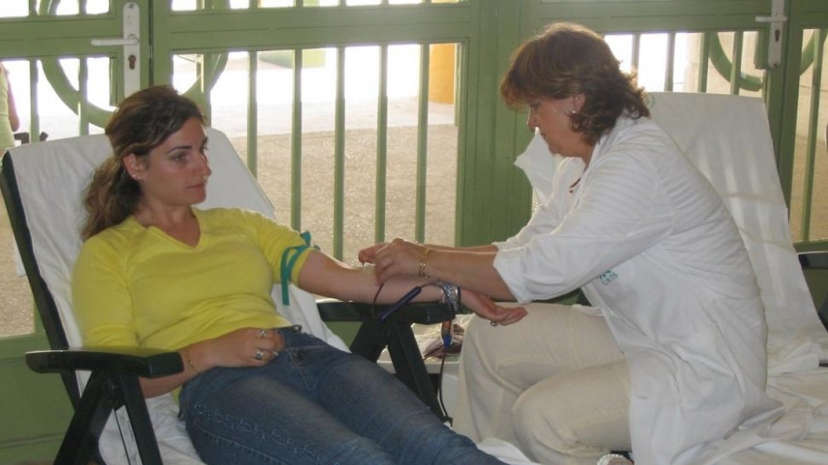 Una joven dona sangre.-EUROPA PRESS