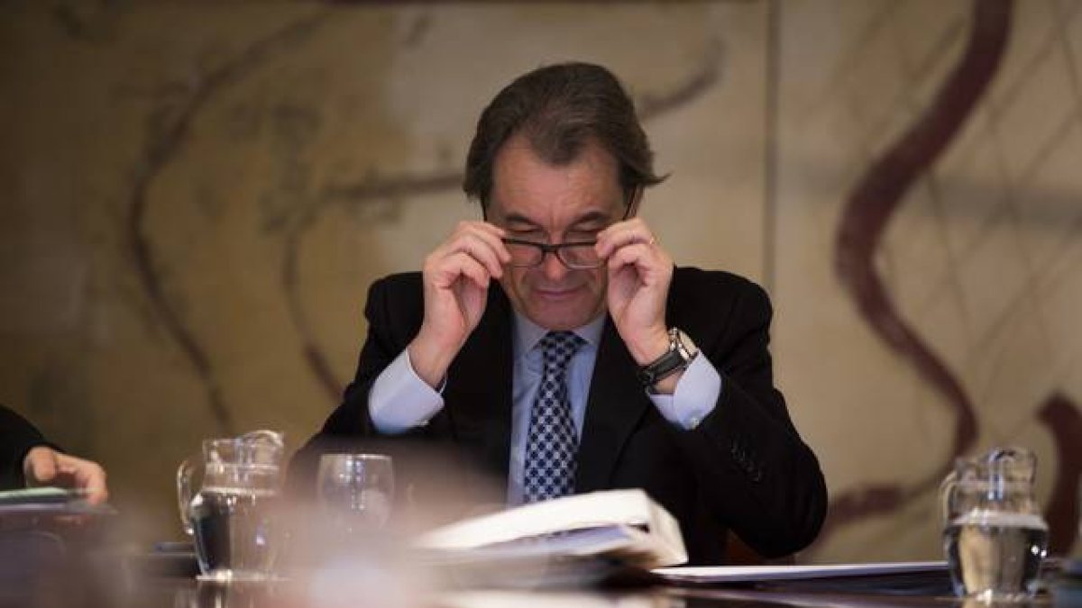 El 'presidente' Artur Mas en una reunión del Govern este 20 de enero-ALBERT BERTRAN