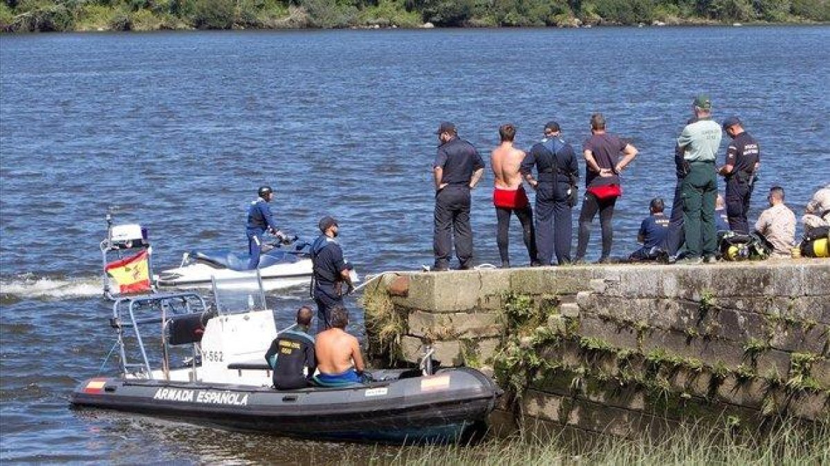 Equipos de búsqueda en la zona en la que se hundió el triatleta portugués-SALVADOR SAS (EFE)
