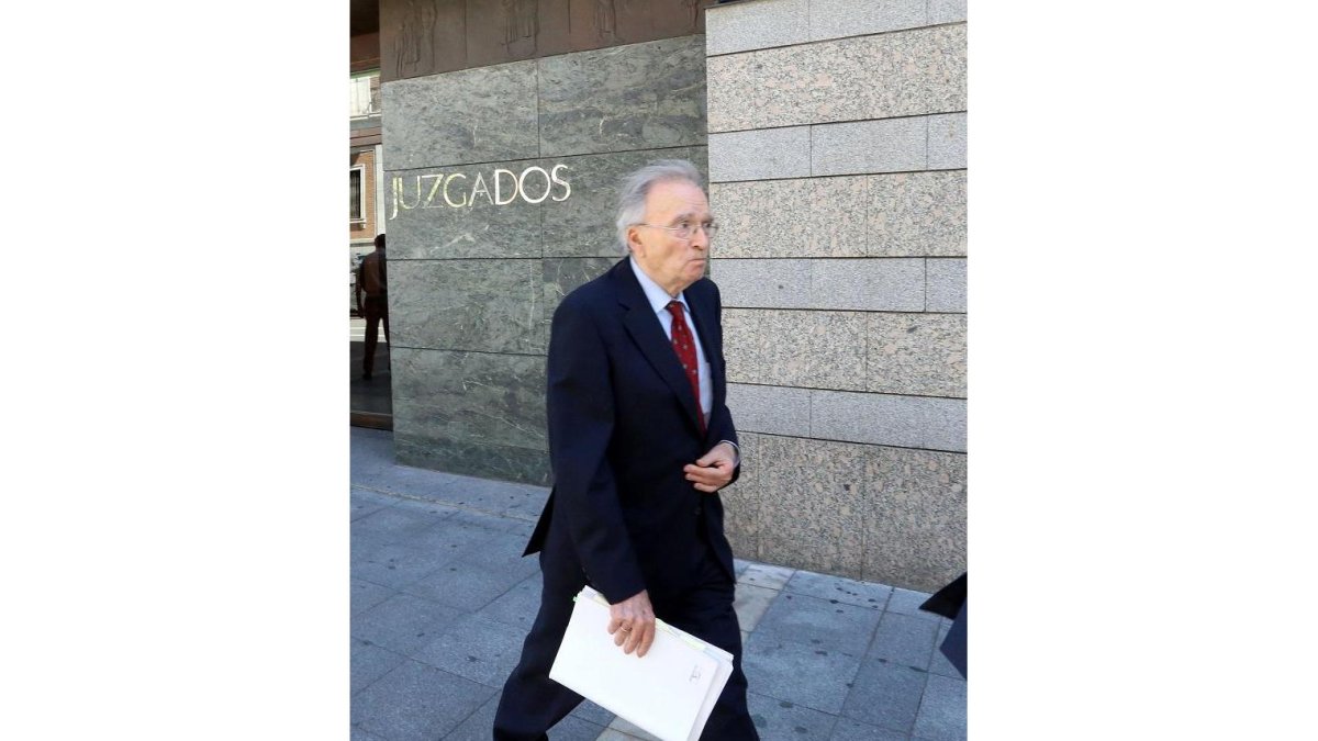 El exdirector general de Energía y Minas de la Junta Manuel Ordóñez, declara ante la jueza del Juzgado de Intrucción 4 de Valladolid en la causa de las eólicas.-ICAL