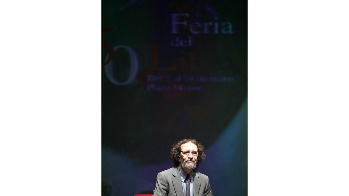 Luis Díaz Viana, presenta su libro 'Miedos de hoy: Leyendas urbanas y otras pesadillas de la sobremodernidad'-Miriam Chacón / ICAL