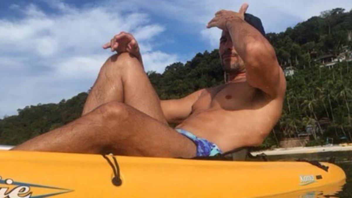 Chayanne, en una canoa en Tailandia, durante sus vacaciones familiares por Asia.-INSTAGRAM