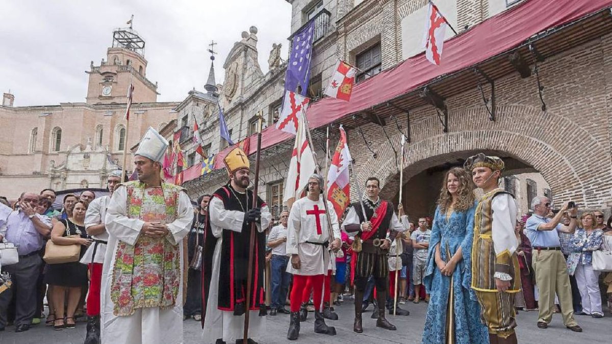 Los 'infantes' Isabel y Alfonso visitan Medina del Campo en la recreación histórica.-Pablo Requejo