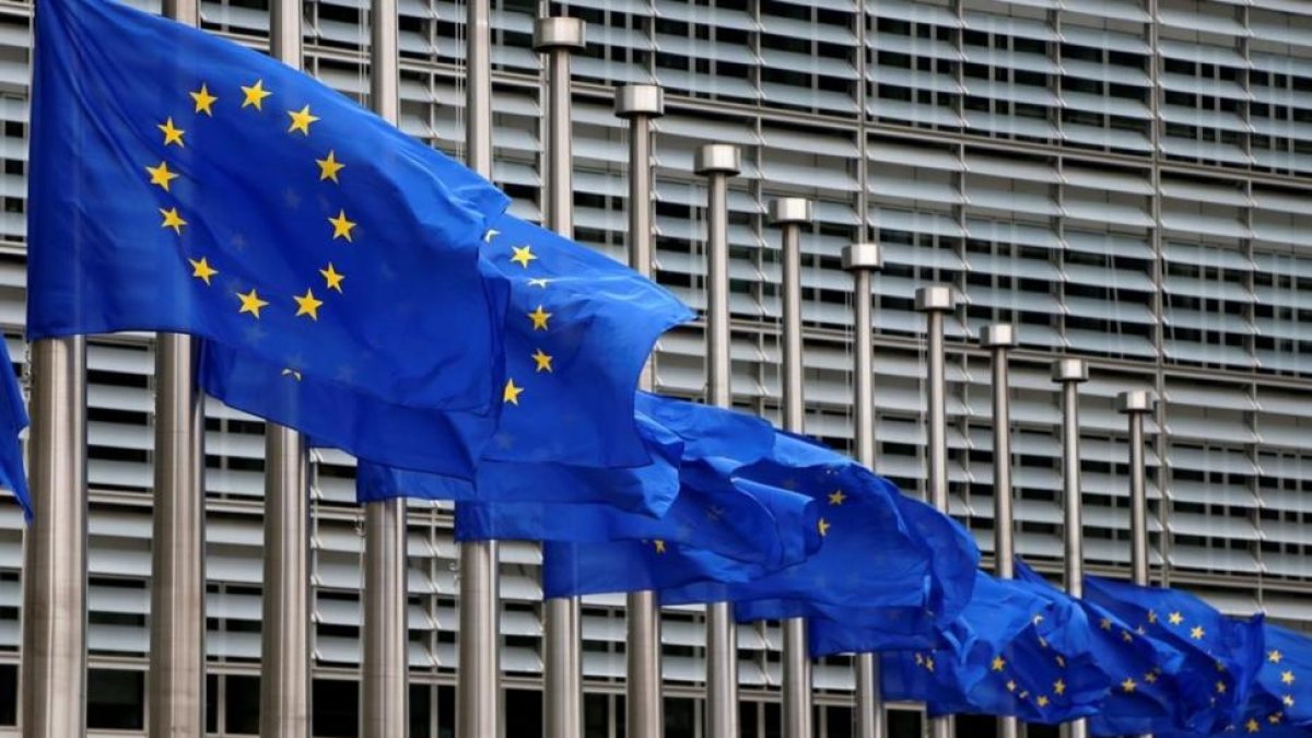 Banderas de la Unión Europea en Bruselas.-FRANCOIS LENOIR