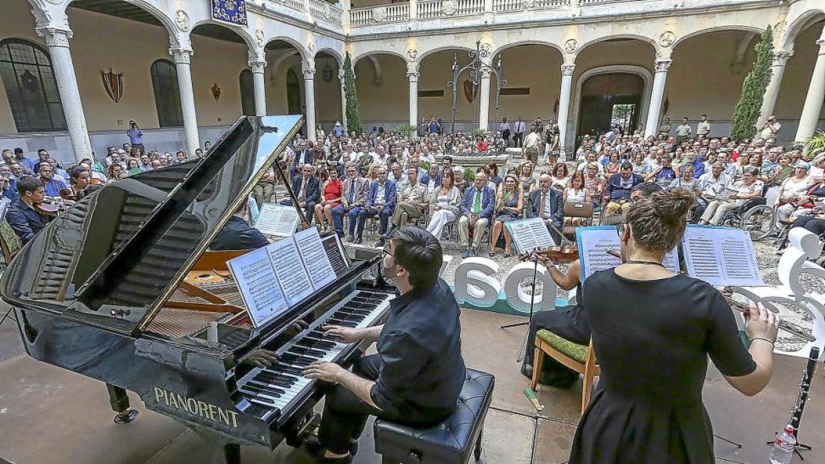 Concierto en el Palacio Real de Valladolid por ASPAYM.-ICAL