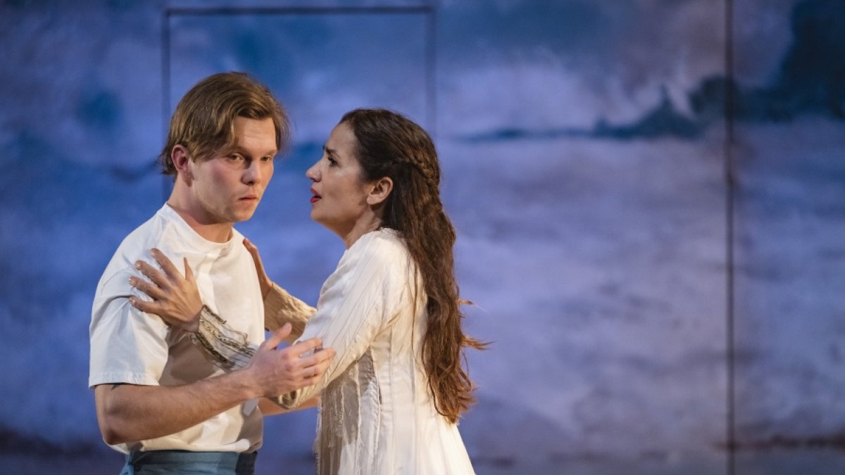 Sacha Tomé y Carmen del Valle en ‘Noche de Reyes’.  JOSÉ ALBERTO PUERTAS