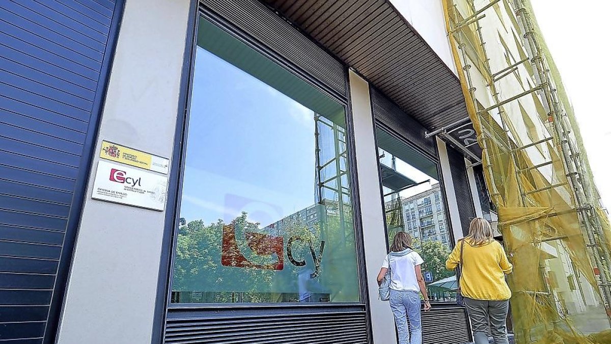 Oficina del ECyL en Valladolid.-MIGUEL ÁNGEL SANTOS