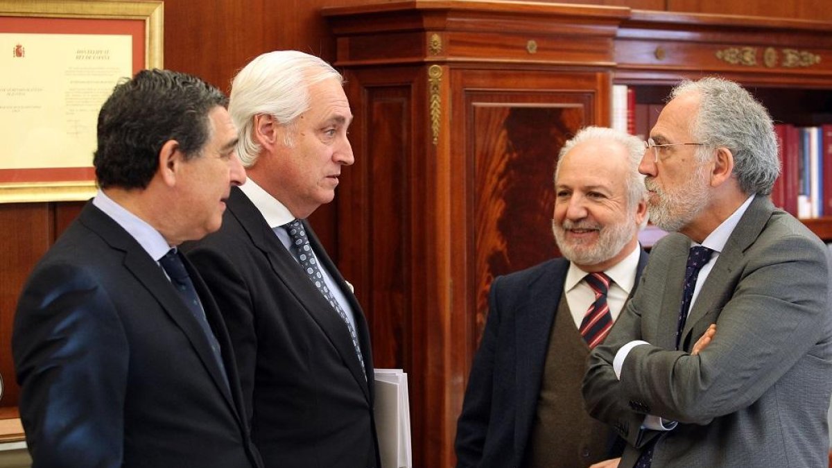 José Luis Concepción y Julio Sanz Orejudo, durante su reunión con Antonio Viejo.-ICAL